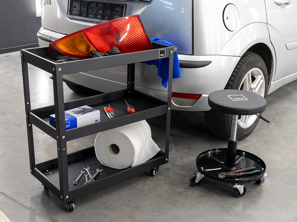 Mobilny wózek warsztatowy na narzędzia z trzema półkami W24 TWR | 660x350x740 mm | do 100 kg | czarny