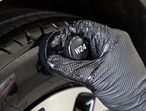 Aplikator szczotkowy do dressingów do opon W24 Tire Brush Aplicator